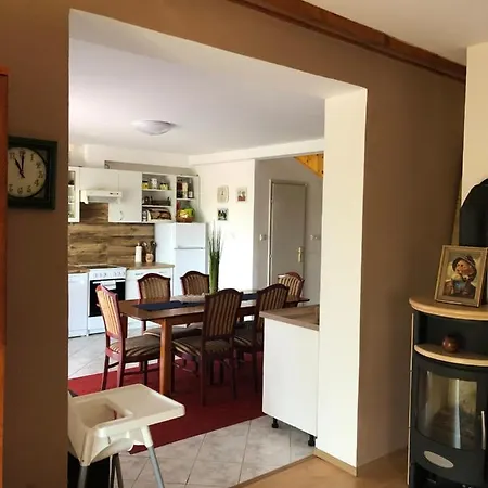 - Péter Apartamento *